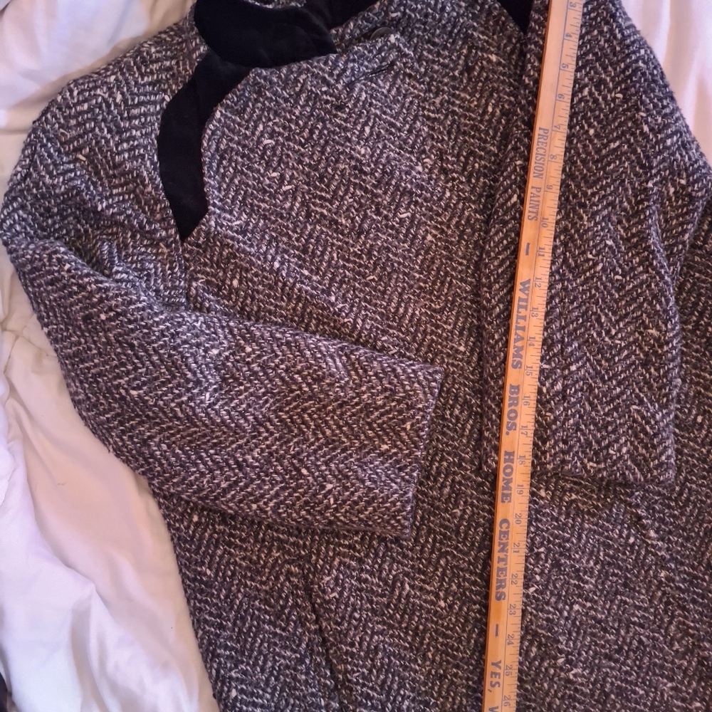 Women's Herringbone Tweed Coat - Black and Gray - Picture 11 of 13